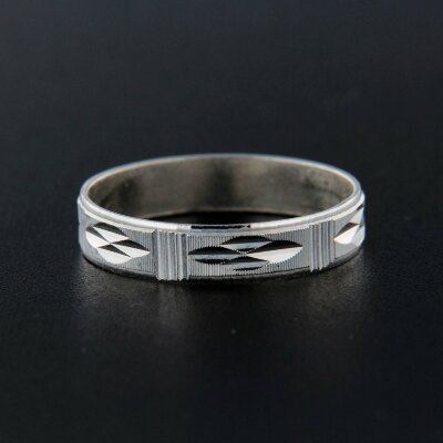 Stříbrný prsten R054