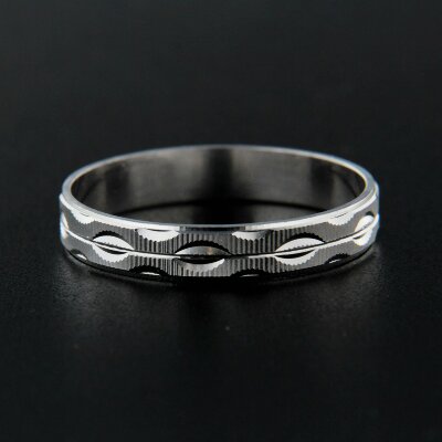 Stříbrný prsten R059