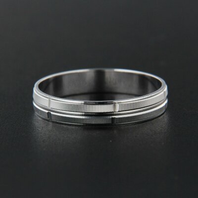 Stříbrný prsten R056