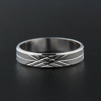 Stříbrný prsten R052