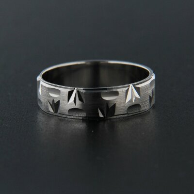 Stříbrný prsten R046