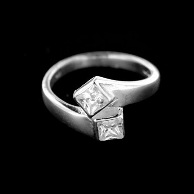 Stříbrný prsten R094