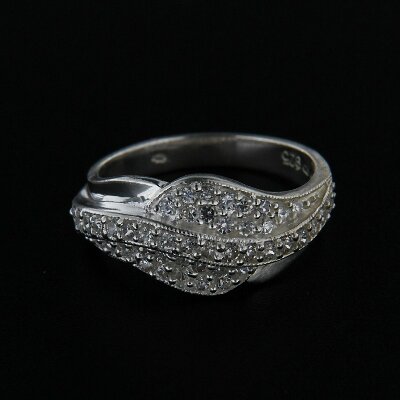 Stříbrný prsten R186