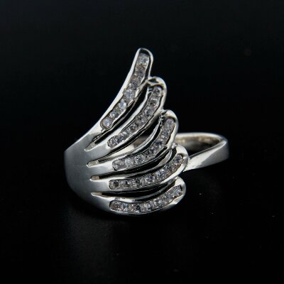 Stříbrný prsten R118