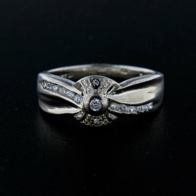Stříbrný prsten R135