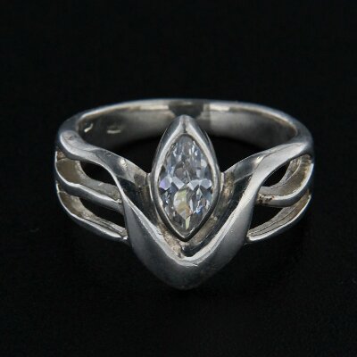 Stříbrný prsten R151