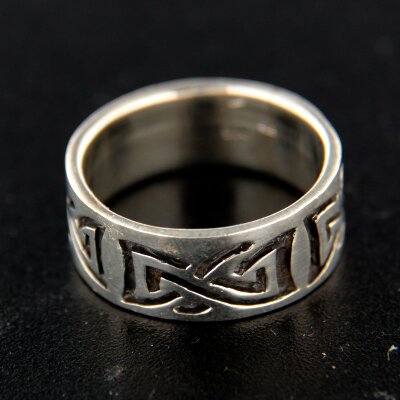 Stříbrný prsten R236