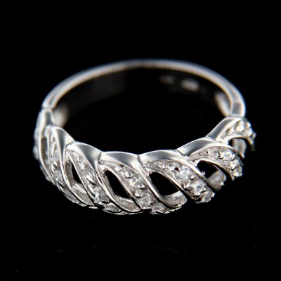 Stříbrný prsten R245
