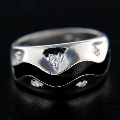 Stříbrný prsten R270