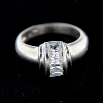Stříbrný prsten R271