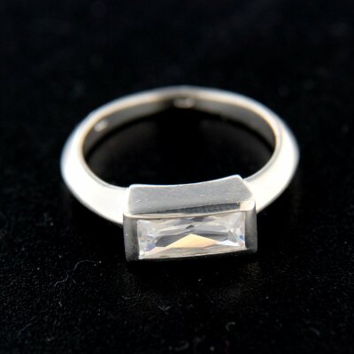 Stříbrný prsten R292