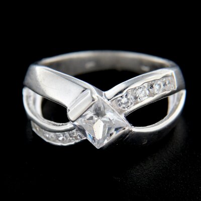 Stříbrný prsten R305