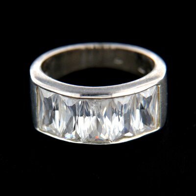 Stříbrný prsten R309