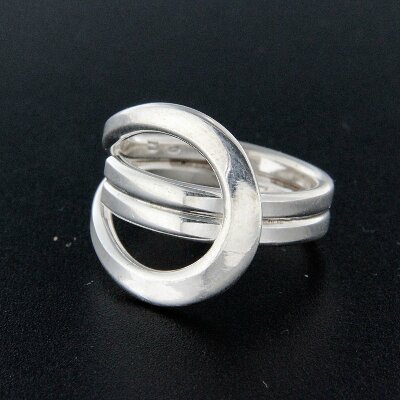 Stříbrný prsten R317