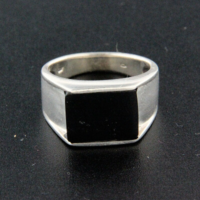 Stříbrný prsten R323