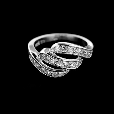 Stříbrný prsten R376