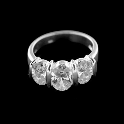 Stříbrný prsten R024