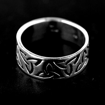 Stříbrný prsten R615