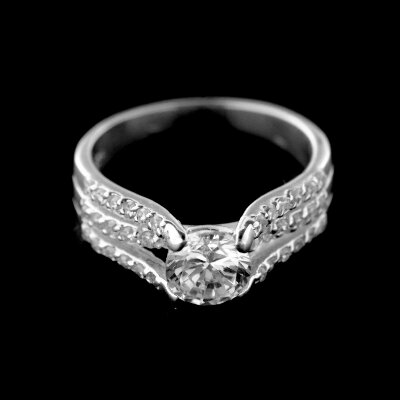 Stříbrný prsten R625