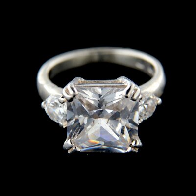 Stříbrný prsten R626