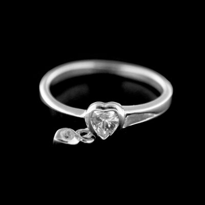 Stříbrný prsten R753