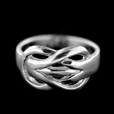 Stříbrný prsten R759