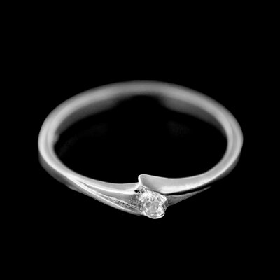 Stříbrný prsten R785